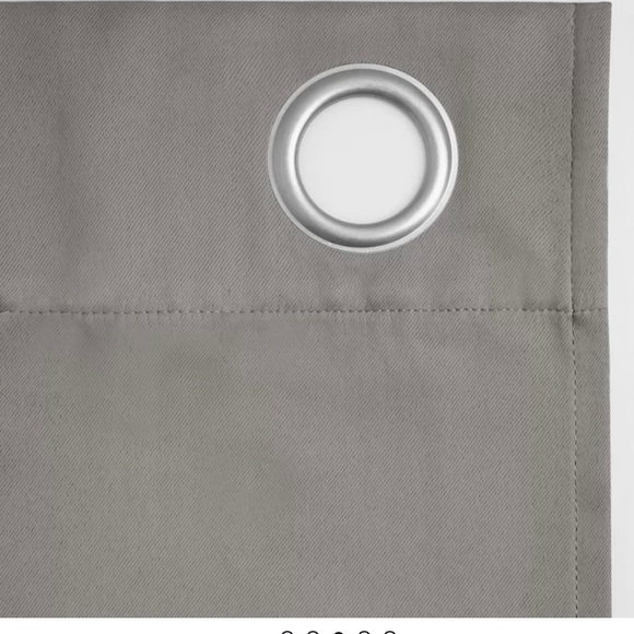 SUNZERO 2 panels NIB 40x84 gray/silver blackout curtains with grommet - Picture 3 of 4